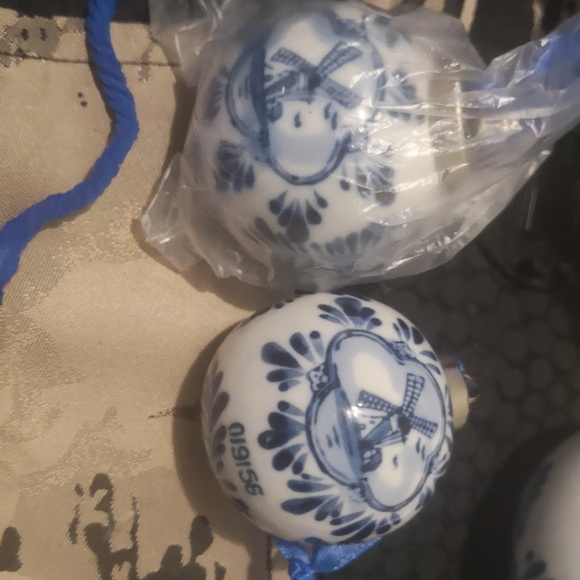 Delft porcelain ornaments - Picture 3 of 3